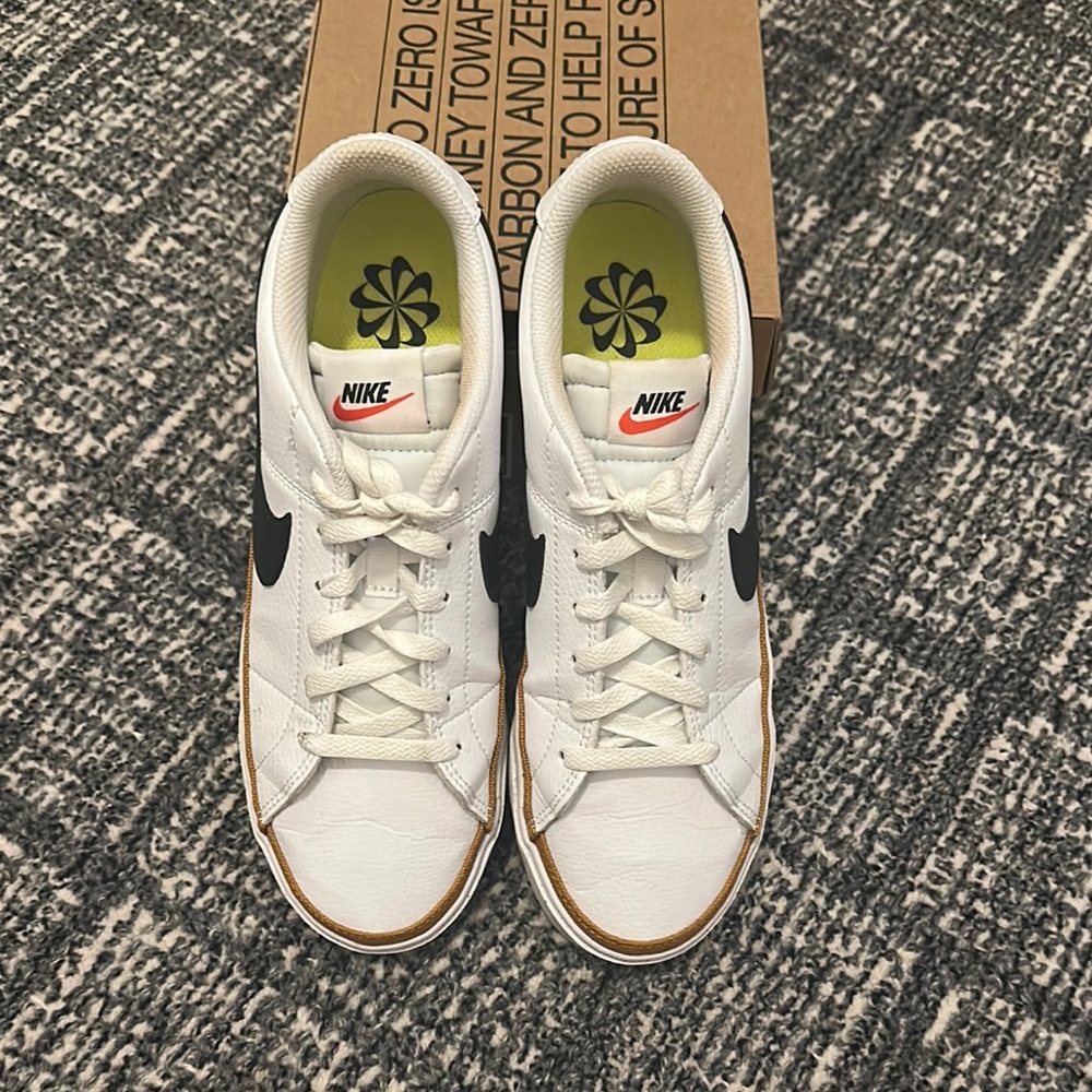 Nike White and Black Casual Sneakers